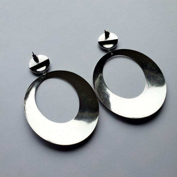 Elegant Large Dangly Disc Hoop Earrings Brushed Silver Tone Bold & Trendy Style - Picture 5 of 6